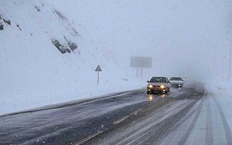 هشدار و آماده‌باش پلیس برای بارش برف و باران در جاده‌ها/ سفر غیرضروری ممنوع