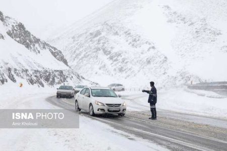 انسداد چندین محور استان سمنان به دلیل برف و بوران شدید